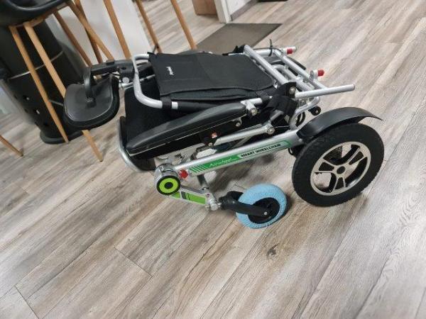 Elektrický invalidní vozík Airwheel H3TS Dálkově ovl. až na 20m 29 kg.