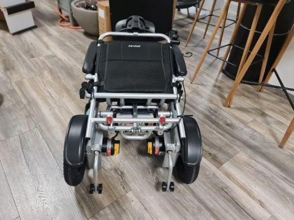 Elektrický invalidní vozík Airwheel H3PS Dálkově ovl. až na 20m 29 kg.